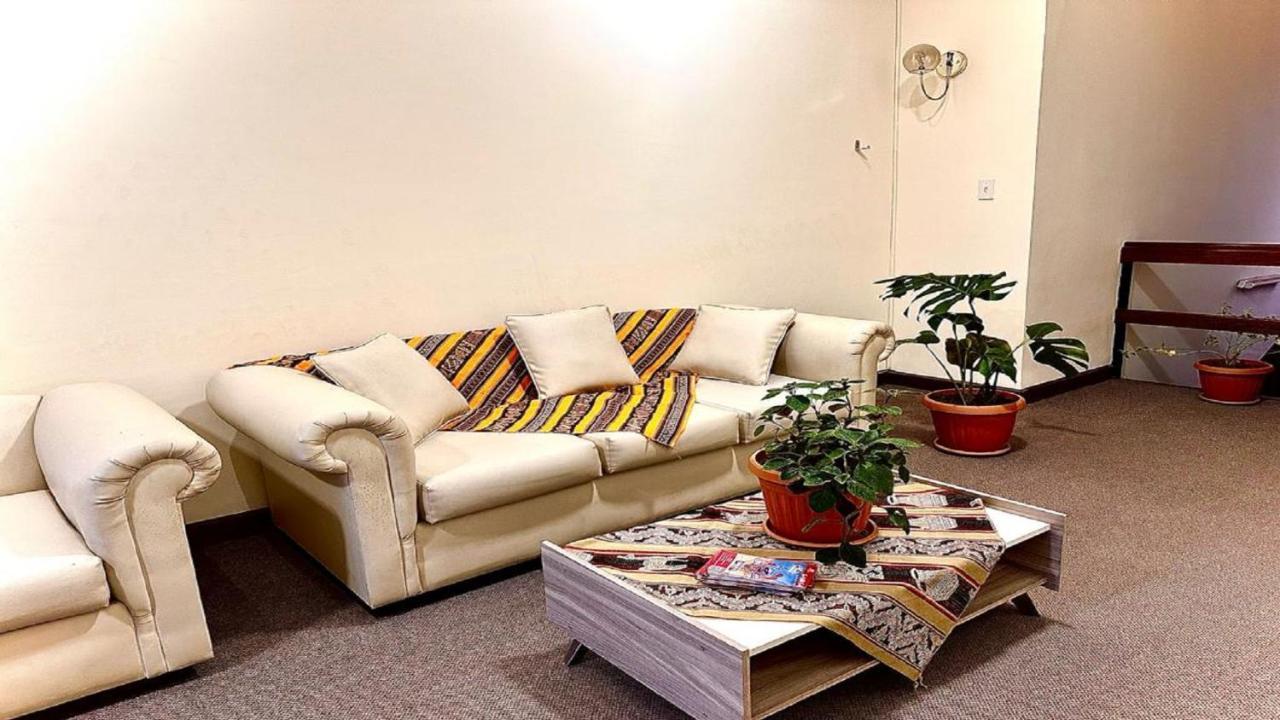 Home In Hostel La Paz Bagian luar foto